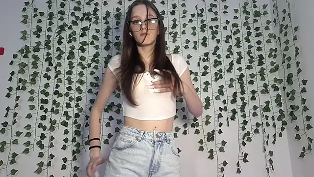 Snapshot of LisaBoddy chatting on February 8, 2026, 2:04 pm LisaBoddy online show from February 8, 2026, 2:04 pm