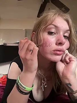 Snapshot of Barbieplaytine chatting on December 18, 2025, 5:50 pm Barbieplaytine online show from December 18, 2025, 5:50 pm