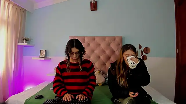 Briar y Blair online show from December 19, 2025, 1:46 pm