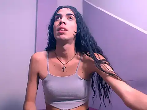 paradise danielita  online show from December 18, 2025, 7:40 pm