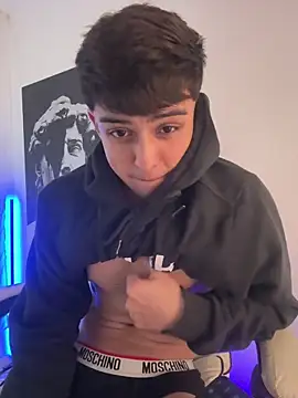 lian fooxx online show from April 6, 2026, 4:30 am