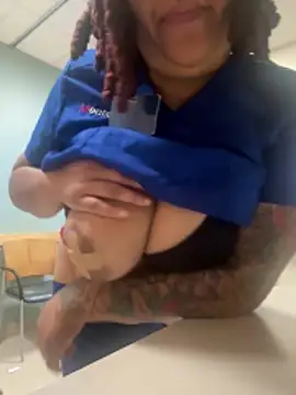 Snapshot of Melody39 chatting on December 22, 2025, 9:48 pm Melody39 online show from December 22, 2025, 9:48 pm