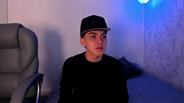  TaylorBlack online show from December 16, 2025, 11:25 am