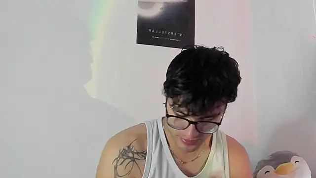 Snapshot of charlie_dicker chatting on December 20, 2025, 10:34 pm charlie dicker online show from December 20, 2025, 10:34 pm