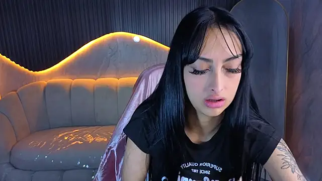 Tifany Tx online show from March 4, 2026, 12:35 pm