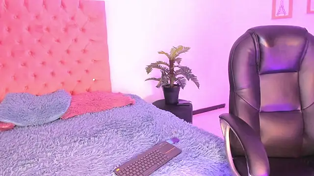 Snapshot of im_ralff chatting on January 7, 2026, 8:14 pm im ralff online show from January 7, 2026, 8:14 pm