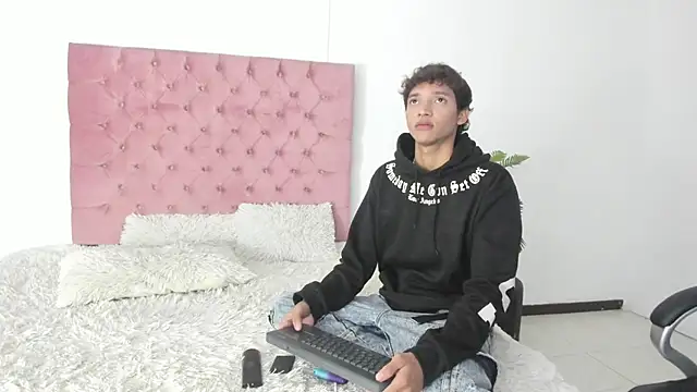 Snapshot of im_ralff chatting on January 11, 2026, 8:27 pm im ralff online show from January 11, 2026, 8:27 pm