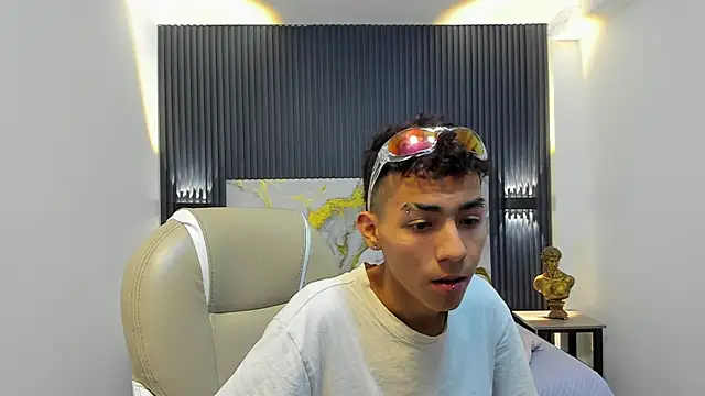 TaylerMiles online show from January 14, 2026, 2:59 am