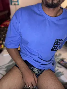 hot gym b0y online show from May 16, 2026, 7:24 pm