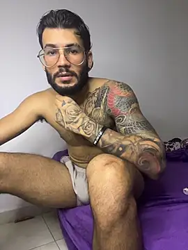 Snapshot of thedragonboyxxx chatting on February 3, 2026, 6:22 am thedragonboyxxx online show from February 3, 2026, 6:22 am