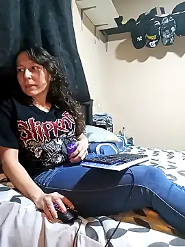 Snapshot of riquimona chatting on February 2, 2026, 11:48 pm riquimona online show from February 2, 2026, 11:48 pm