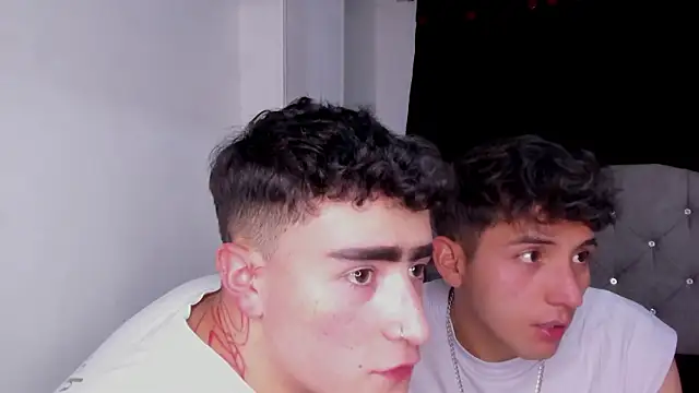 Snapshot of naughtysalomon__ chatting on March 1, 2026, 12:43 am naughtysalomon online show from March 1, 2026, 12:43 am