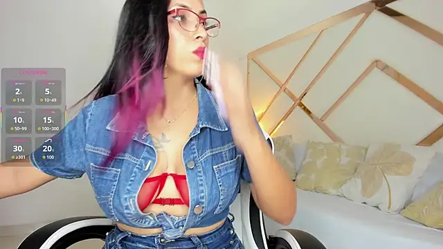 isa valverde online show from December 19, 2025, 2:26 am