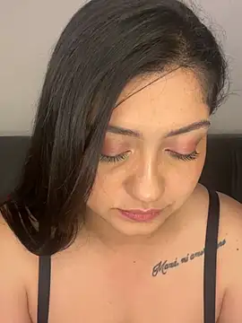 Snapshot of Amyy_1 chatting on January 17, 2026, 8:45 pm Amyy 1 online show from January 17, 2026, 8:45 pm