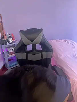 Snapshot of Amyy_1 chatting on February 28, 2026, 7:24 pm Amyy 1 online show from February 28, 2026, 7:24 pm