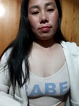 Snapshot of Chloe-ee chatting on December 21, 2025, 12:18 pm Chloe-ee online show from December 21, 2025, 12:18 pm