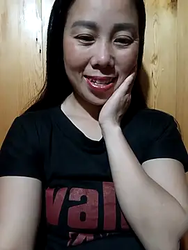 Snapshot of Chloe-ee chatting on December 22, 2025, 2:33 am Chloe-ee online show from December 22, 2025, 2:33 am