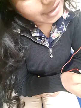 Snapshot of Meenu_rani7 chatting on January 9, 2026, 7:15 am Meenu rani7 online show from January 9, 2026, 7:15 am