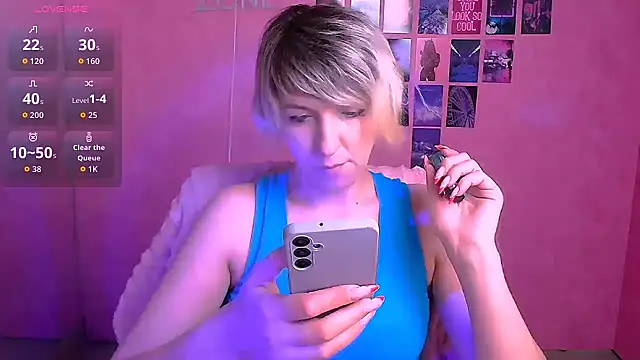 Lana Foxyy online show from April 2, 2026, 5:47 am