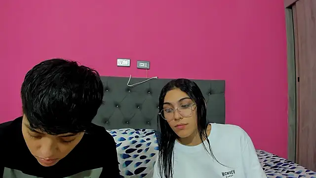 Snapshot of ariloe_quintero chatting on February 1, 2026, 2:10 am ariloe quintero online show from February 1, 2026, 2:10 am