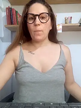 Snapshot of SofiEsteves chatting on February 28, 2026, 12:27 pm SofiEsteves online show from February 28, 2026, 12:27 pm