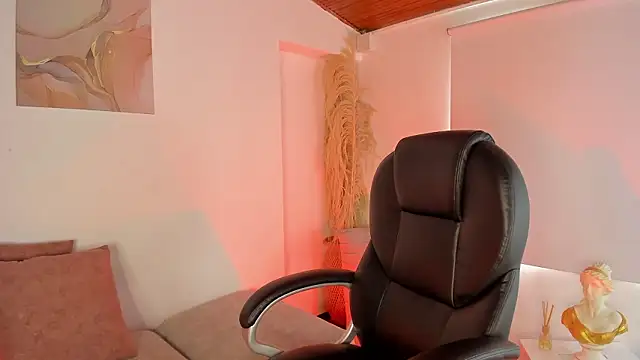 Amelie Wine online show from February 11, 2026, 3:56 pm