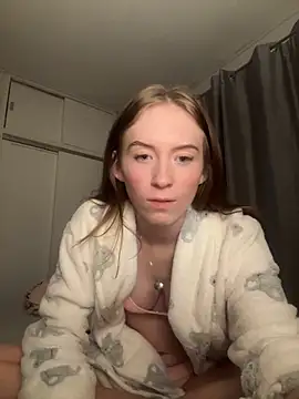 Keriacat  online show from December 20, 2025, 7:22 am