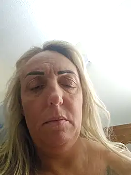 theblondecocklover online show from April 4, 2026, 7:26 am