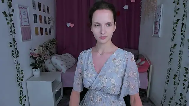 Snapshot of Ariadna_Shy chatting on July 18, 2026, 10:07 pm Ariadna Shy online show from July 18, 2026, 10:07 pm
