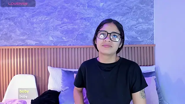 Snapshot of alina_souvage_ chatting on February 1, 2026, 6:28 pm alina souvage online show from February 1, 2026, 6:28 pm