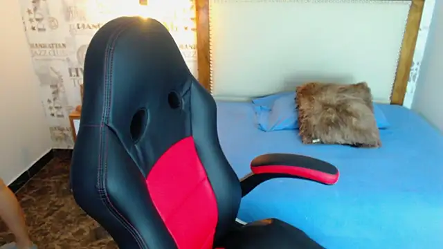 SIENNA FOX4 online show from April 6, 2026, 12:50 pm