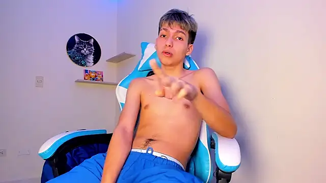 Snapshot of harry_jonshon69 chatting on February 15, 2026, 1:10 pm harry jonshon69 online show from February 15, 2026, 1:10 pm