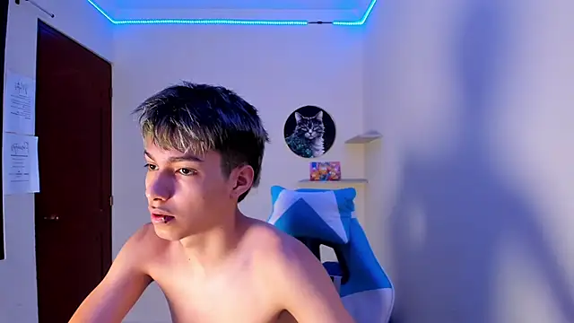 Snapshot of harry_jonshon69 chatting on February 14, 2026, 1:50 am harry jonshon69 online show from February 14, 2026, 1:50 am