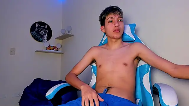 Snapshot of harry_jonshon69 chatting on February 16, 2026, 1:10 pm harry jonshon69 online show from February 16, 2026, 1:10 pm