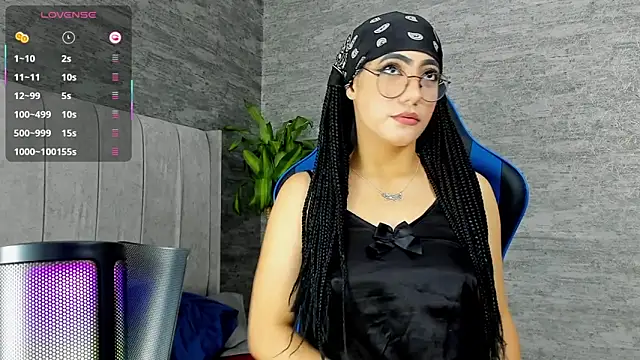 Snapshot of Odett_Khast chatting on December 22, 2025, 5:40 am Odett Khast online show from December 22, 2025, 5:40 am