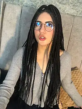 Snapshot of Odett_Khast chatting on January 19, 2026, 5:44 am Odett Khast online show from January 19, 2026, 5:44 am