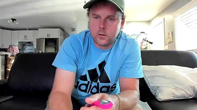 Studmuffin4you online show from August 7, 2026, 2:06 am