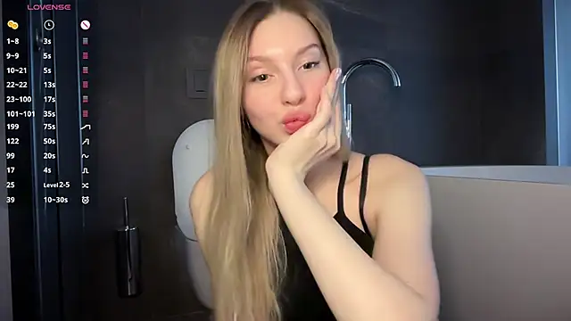 blondinkaa online show from April 19, 2026, 9:54 am