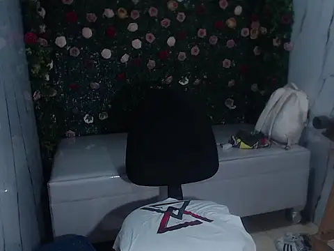 Boy tatto77 online show from April 9, 2026, 3:18 pm