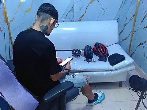 Snapshot of Boy_tatto77 chatting on July 16, 2026, 12:51 am Boy tatto77 online show from July 16, 2026, 12:51 am