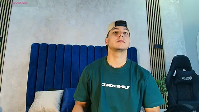 Noah Clarkk online show from May 18, 2026, 5:40 pm