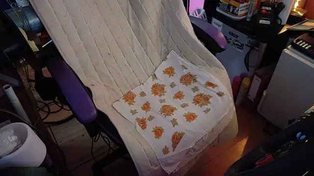 Gay-Versaut online show from February 11, 2026, 5:46 pm