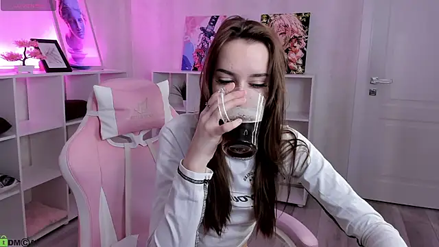 Snapshot of Hi__Karuuu chatting on February 4, 2026, 1:11 am Hi Karuuu online show from February 4, 2026, 1:11 am