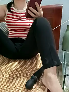 Sweet-Berryy online show from April 11, 2026, 1:57 am