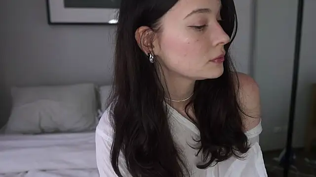 Snapshot of bonjour_nihao_hello chatting on April 28, 2026, 2:27 am bonjour nihao hello online show from April 28, 2026, 2:27 am