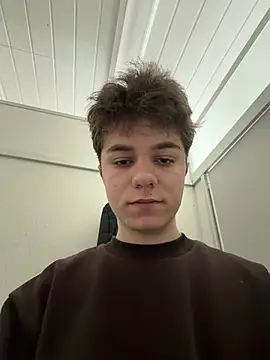 jaaydenx17 online show from May 6, 2026, 7:12 am