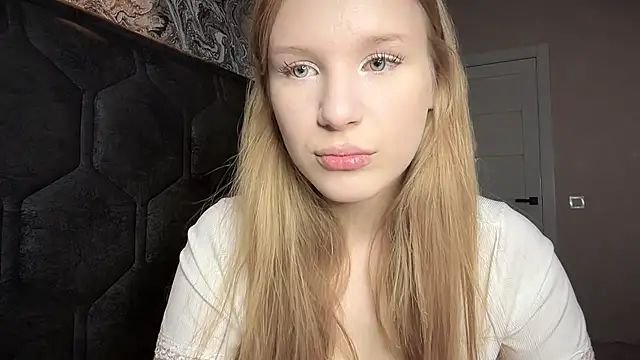 Kristy mysti online show from December 22, 2025, 6:19 pm