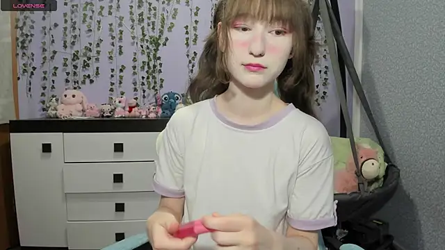 Yoonhee ki online show from June 18, 2026, 3:06 pm