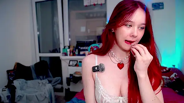 MaryJane x Peter online show from December 18, 2025, 3:38 pm