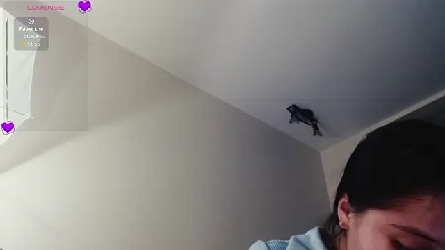 Agatha Dubois4  online show from March 29, 2026, 2:35 am